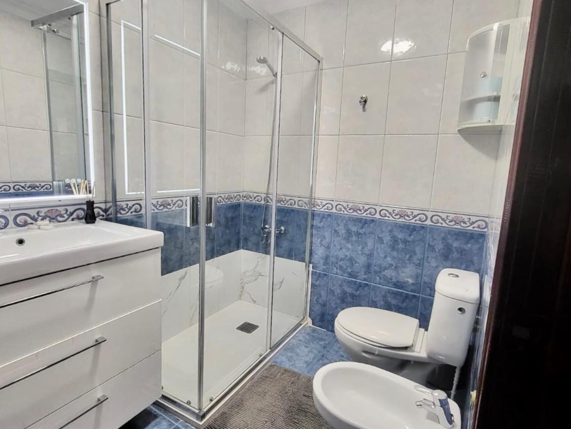 Affordable Holiday Accommodation For Large Families And Groups At Las Canteras Beach With 3 Bedrooms And Free Parking Лас-Пальмас-де-Гран-Канарія Екстер'єр фото