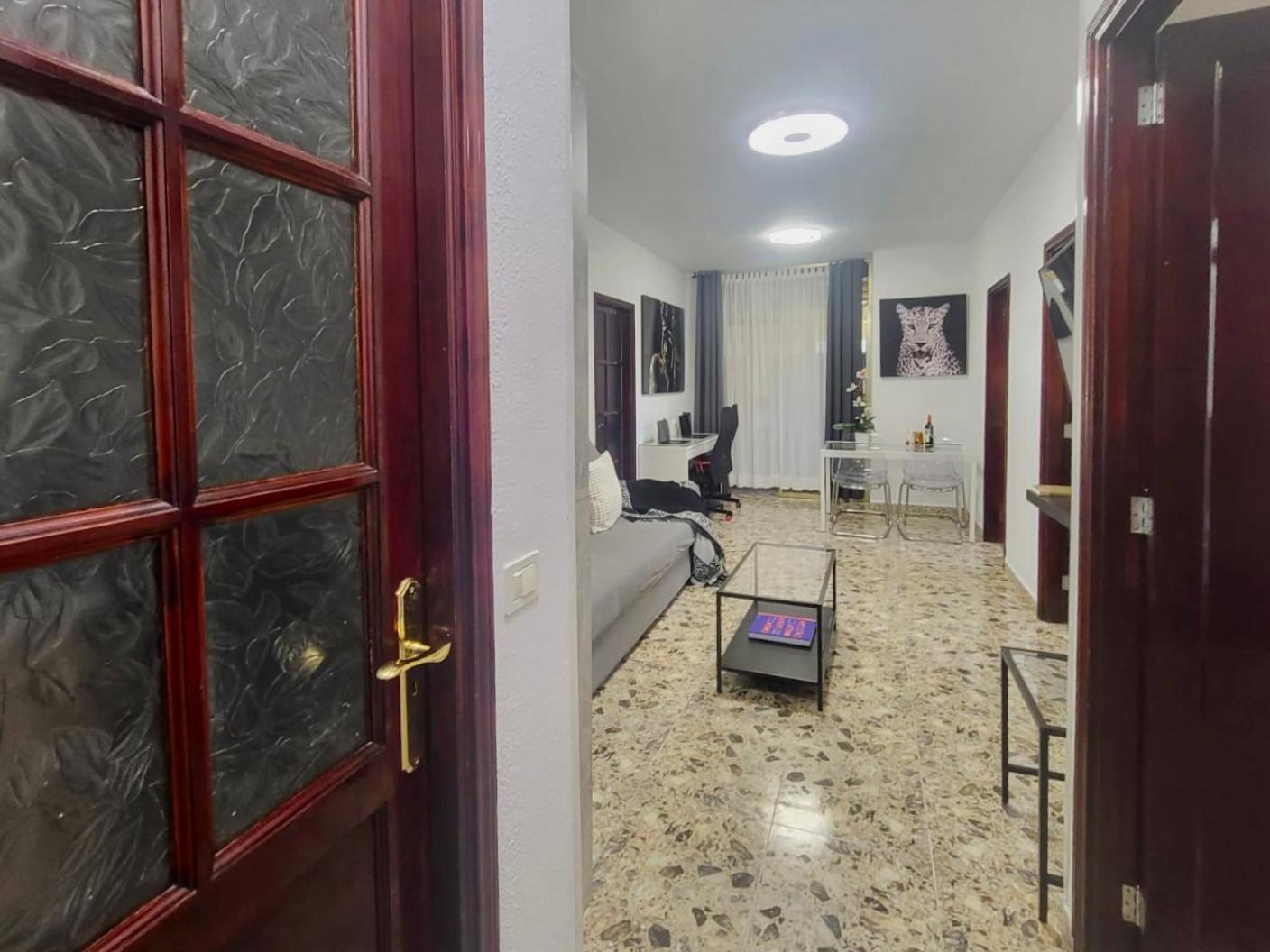 Affordable Holiday Accommodation For Large Families And Groups At Las Canteras Beach With 3 Bedrooms And Free Parking Лас-Пальмас-де-Гран-Канарія Екстер'єр фото